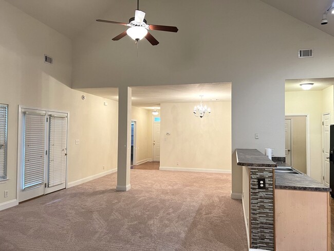 Building Photo - Minutes away from Geico, YKK and Downtown ...