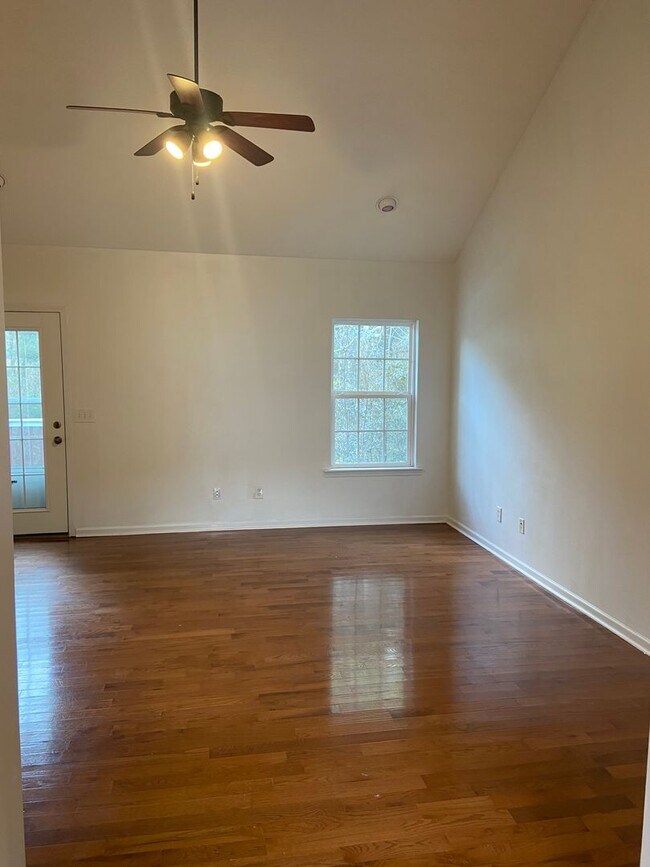 Foto del edificio - 940 Sandstone Ln