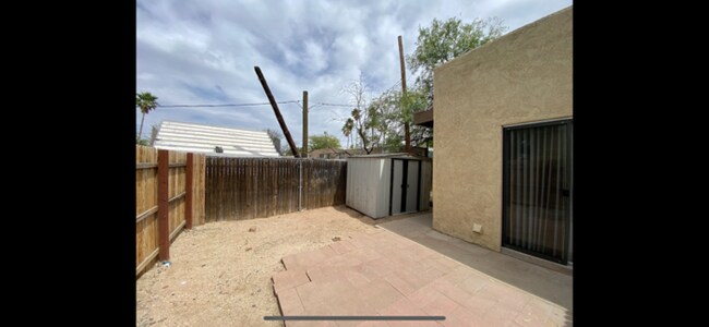 Building Photo - Huge Adobe 2 Bed/1Bath Adobe Townhome in C...