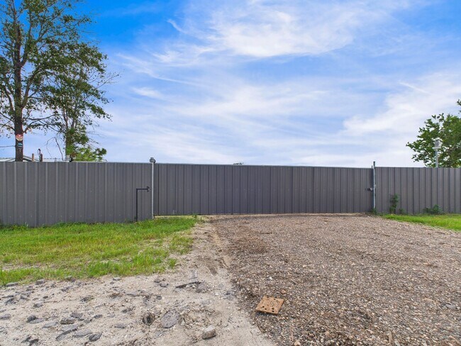 Building Photo - 12418 N Lake Houston Pkwy