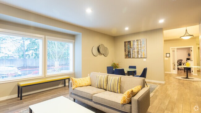 Foto del interior - ReNew Forest Creek