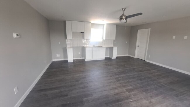 Building Photo - 9806 Fillmore St