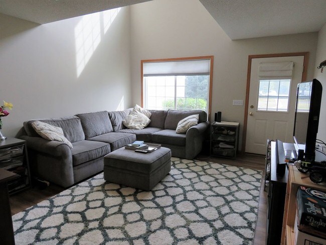 Building Photo - Great 2 bedroom plus loft in Apple Valley
