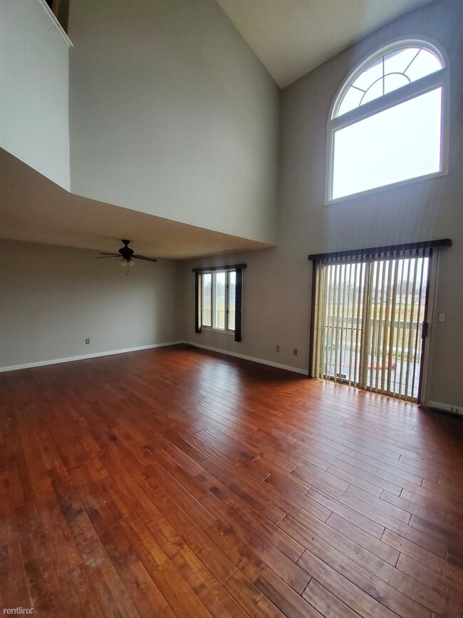 Building Photo - 255 Pine Rock Ave