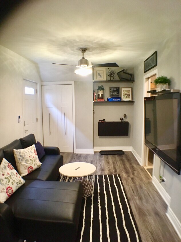 Entry way and living area - 2238 N Western Ave
