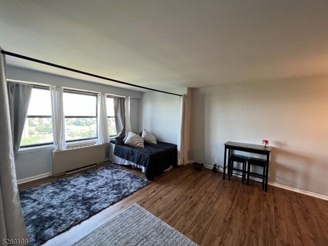 Foto del edificio - 285 Aycrigg Ave