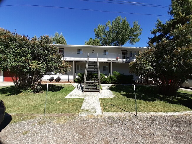 Building Photo - 208 3rd Ave