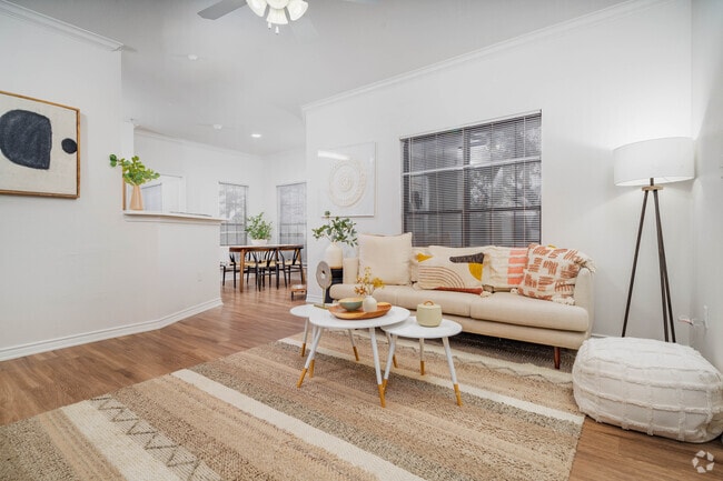 2BR, 1BA - 833SF - Living Room - Sendero Ridge