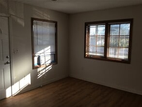 Building Photo - 1404 E Bayshore Dr