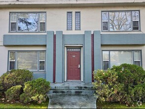 Building Photo - 823 Washington St