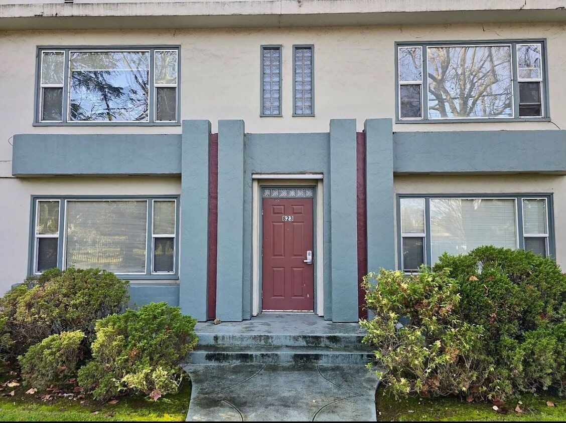 Primary Photo - Downstairs one bedroom apartment available in Four-Plex!