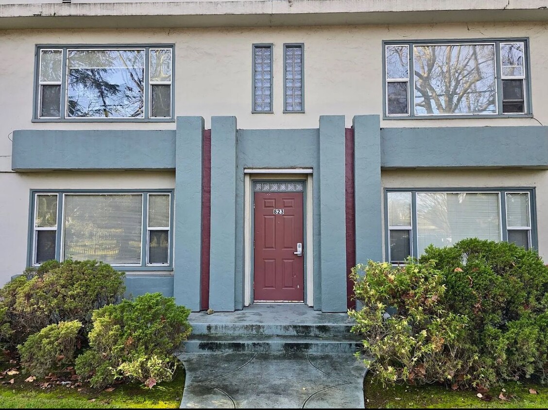 Primary Photo - Upstairs apartment in downtown Santa Rosa!