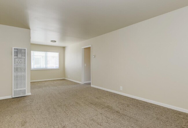 Building Photo - 954 Fremont St