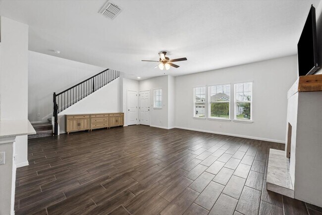 Building Photo - 145 Horsemint Way