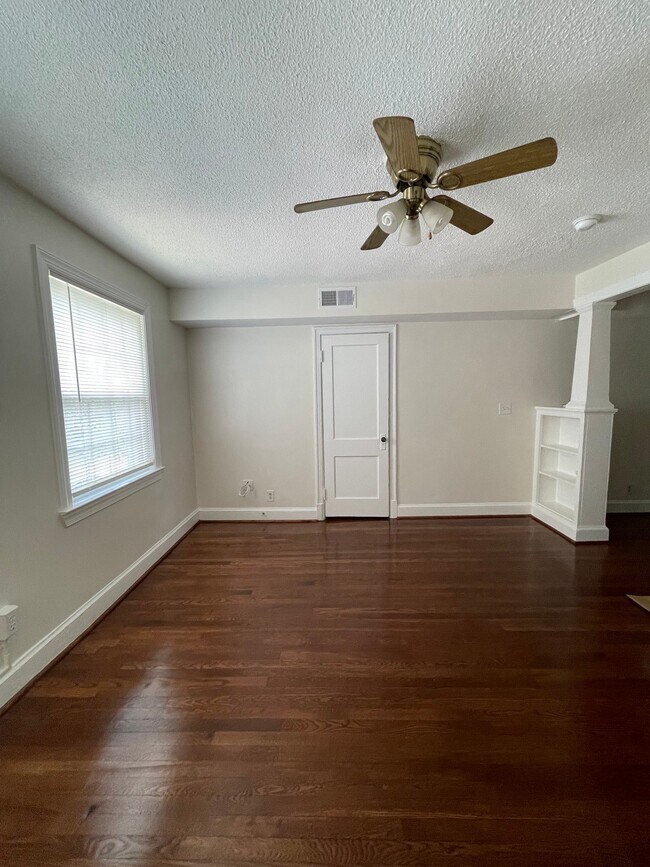 Foto del edificio - 4630 New Hampshire Ave NW
