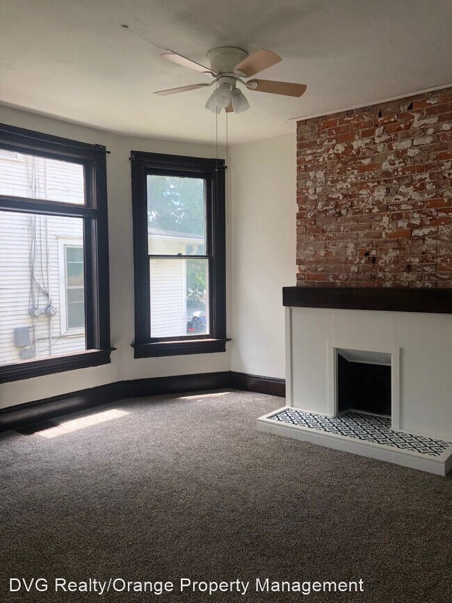 Building Photo - 624 S 36th St