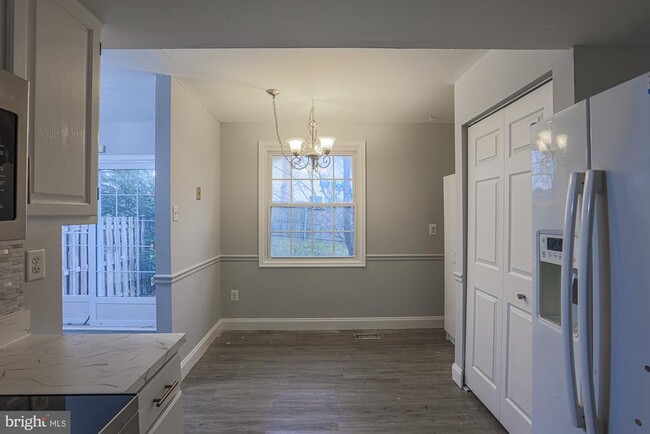 Building Photo - 13 Donn Ct