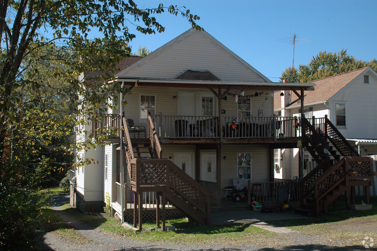 Building Photo - 126 Gilligan St