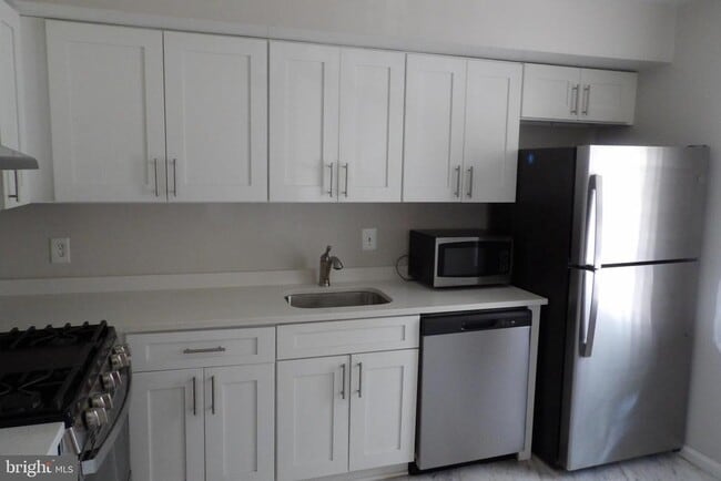 Building Photo - 762 Quince Orchard Blvd