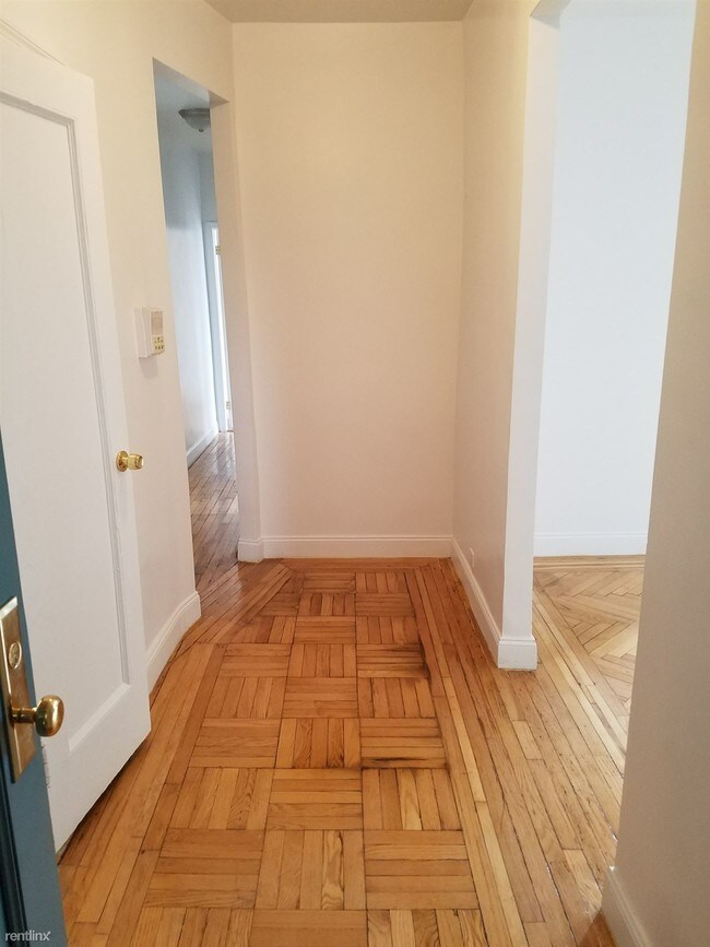 Foto del edificio - 2 br, 1 bath  - 2857 Sedgwick Ave