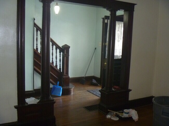 Building Photo - 821 Mount Hope Ave
