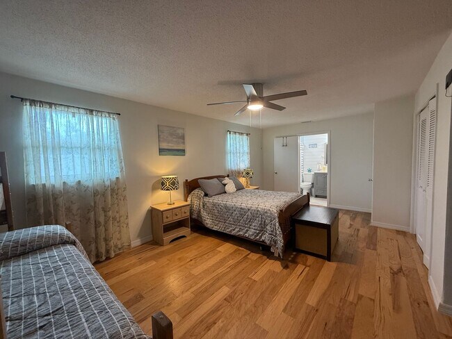 Foto del edificio - Updated 2 Bedroom 2 Bathroom House Available Mid-January