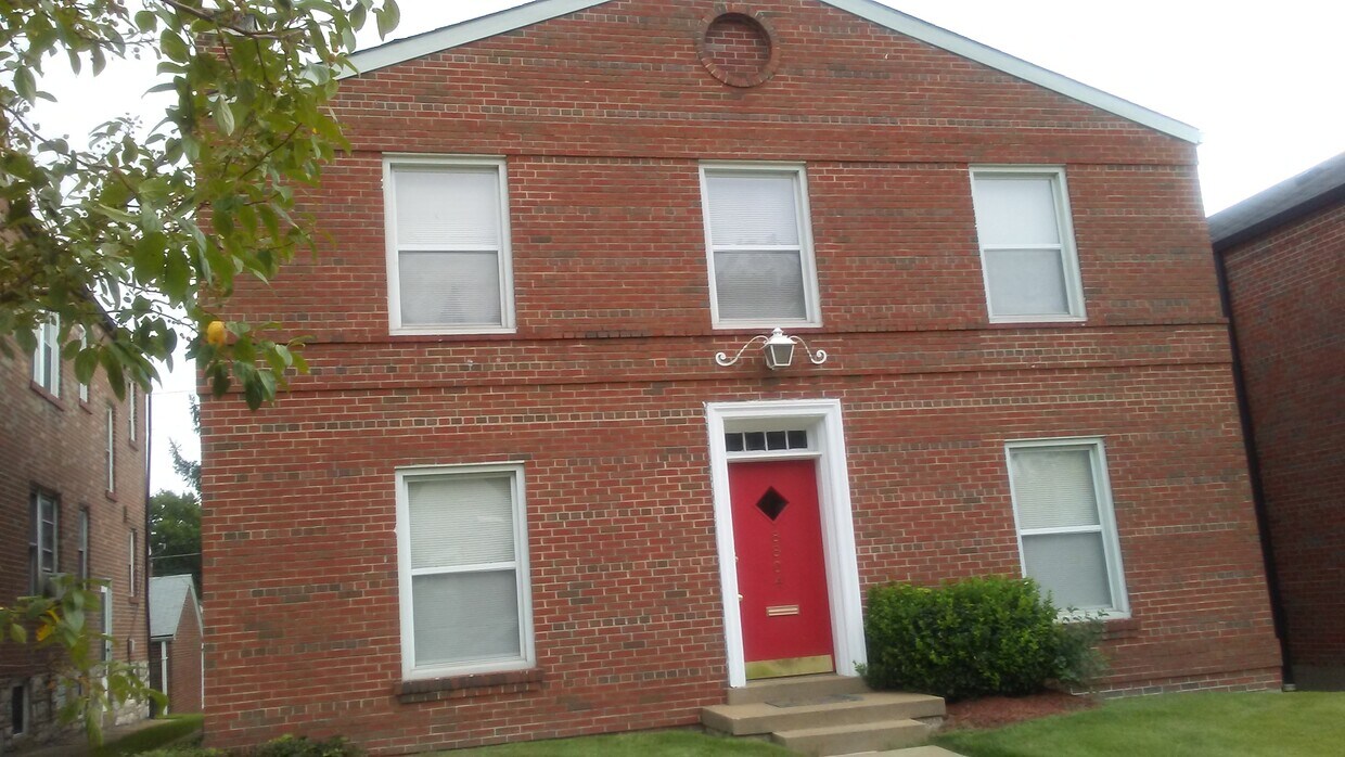 FRONT OF Duplex Apartment - 8804 Riverview Blvd