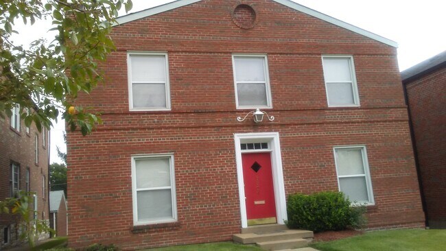 FRONT OF Duplex Apartment - 8804 Riverview Blvd