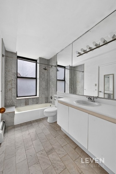Building Photo - 317 W 95th St