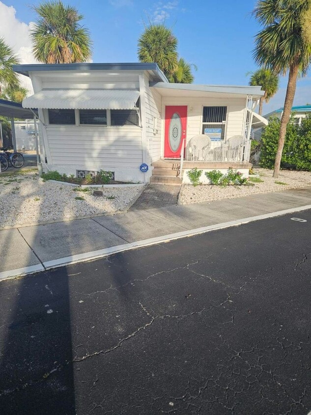 Foto principal - Beautiful 1 bedroom 1 bath furnished Manuf...