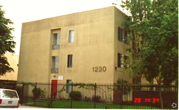 Building Photo - 39th St Manor