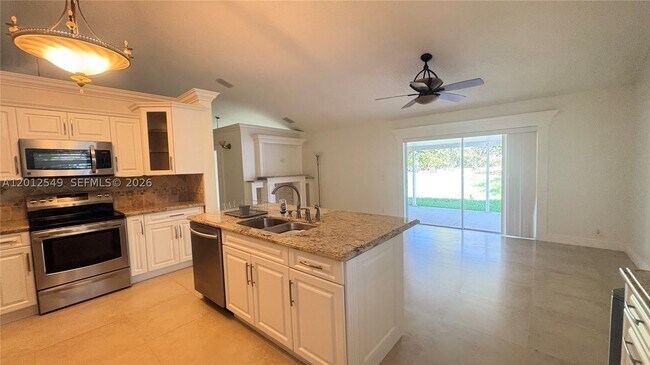 Foto del edificio - 759 NW 161st Ave
