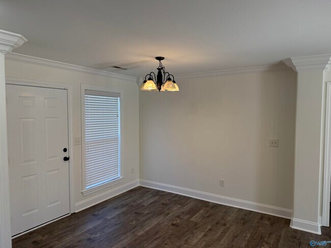 Foto del edificio - 28225 Cedar Hill Rd