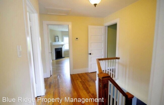 Building Photo - 5 br, 3.5 bath House - 1002 Watauga Street
