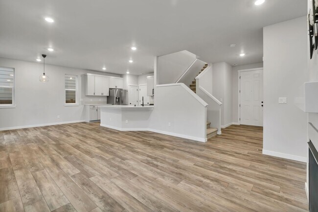 Building Photo - Spacious 3-Bedroom Home in Olympia