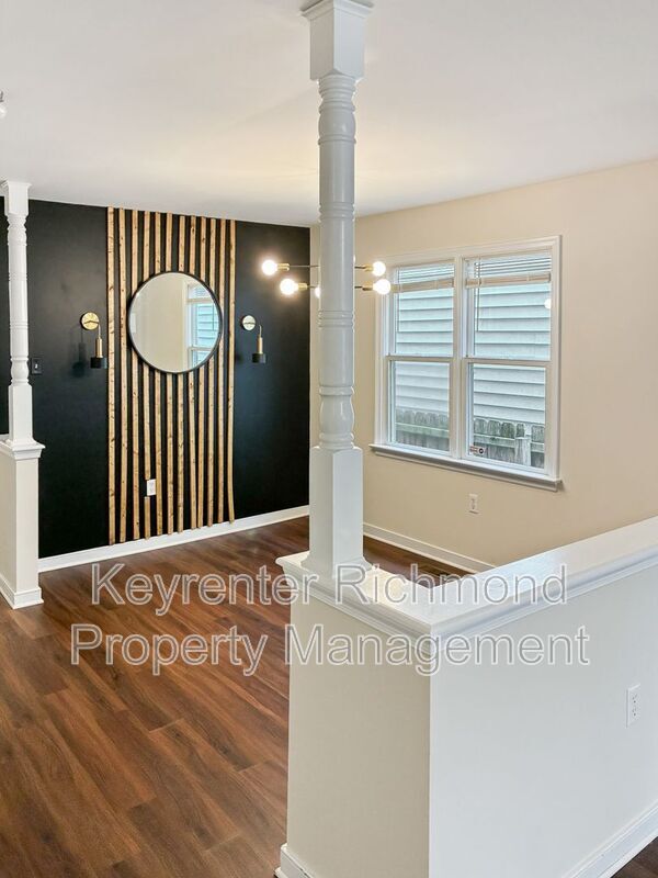 Building Photo - 312 E 19th St