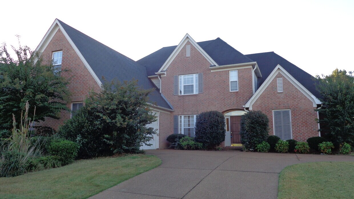 Primary Photo - 4br/2.5ba home located in Walnut Gardens o...