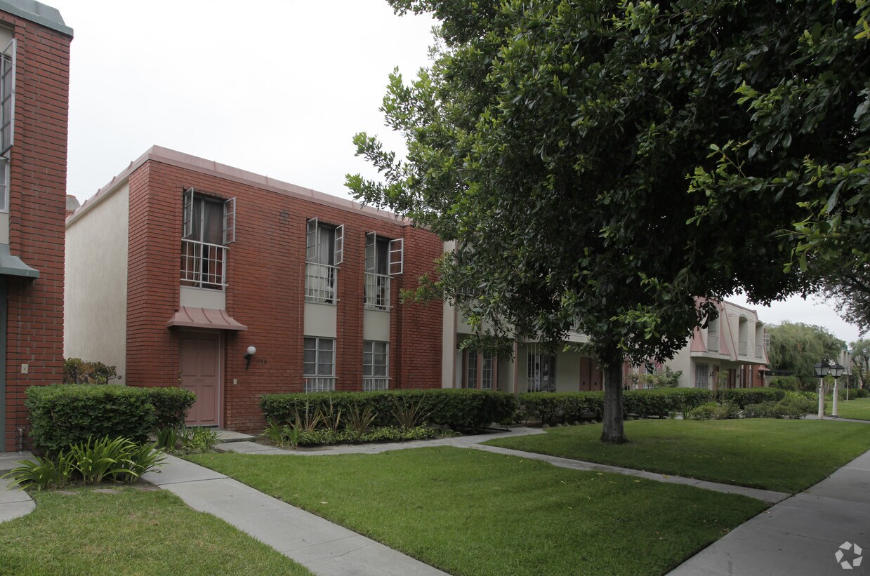 Foto del edificio - 1758-1770 W Greenleaf Ave