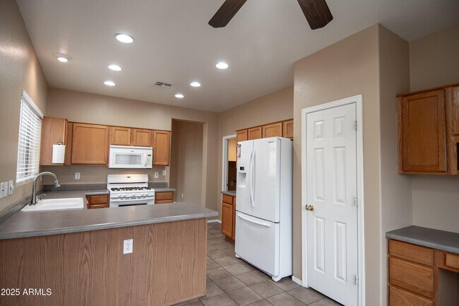 Foto del edificio - 25213 N 40th Ln