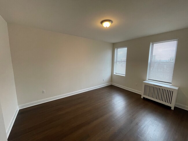 Building Photo - 907 87th St