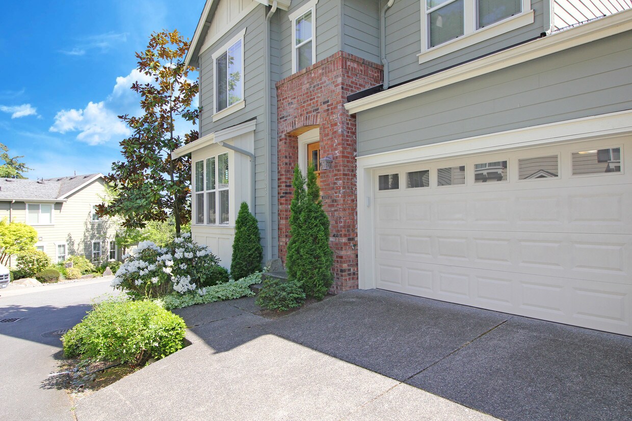 1723 100th Ave NE Unit N/A, Bellevue, WA 98004 Condo for Rent in