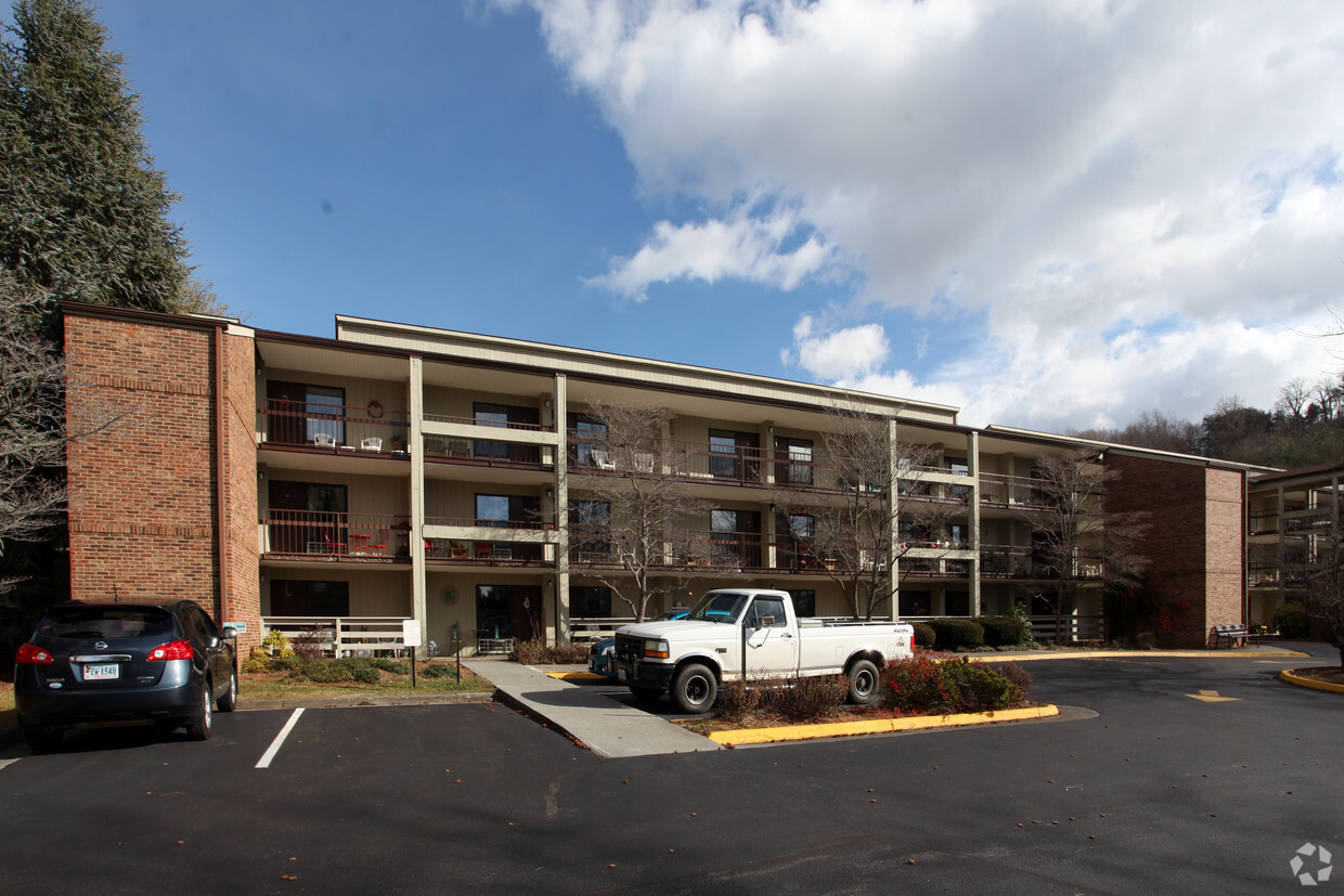 Primary Photo - Tanyard Village Apartments