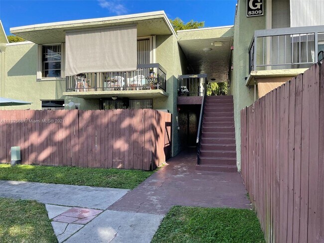 Foto del edificio - 8309 SW 142nd Ave