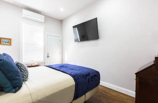 Building Photo - 286 Hendrix St