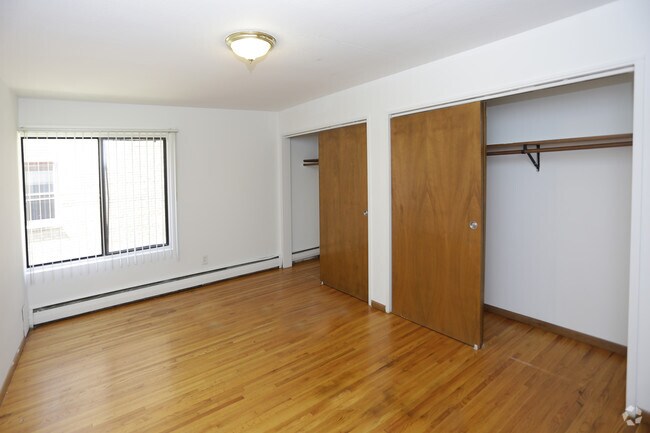 Bedroom - Sela Campus University Apartments