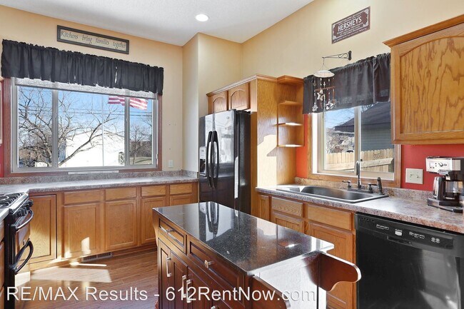 Building Photo - 4 br, 2 bath House - 1114 County Road D E