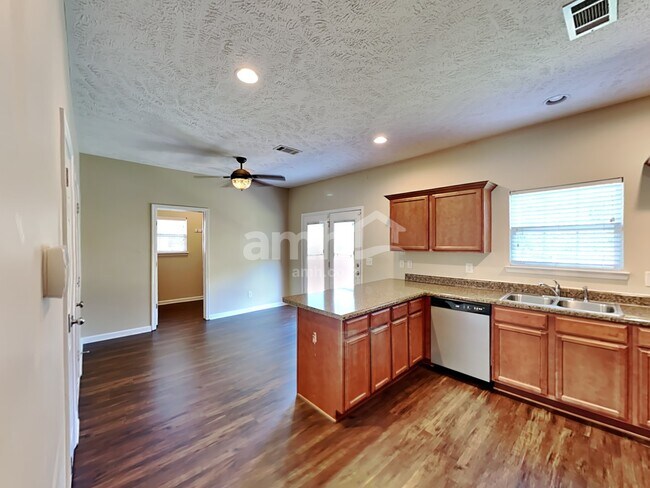 Foto del edificio - 1160 Shire Dr