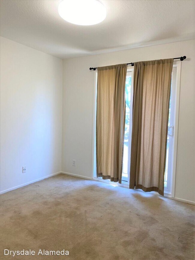 Building Photo - 3 br, 2.5 bath House - 3120 El Paseo