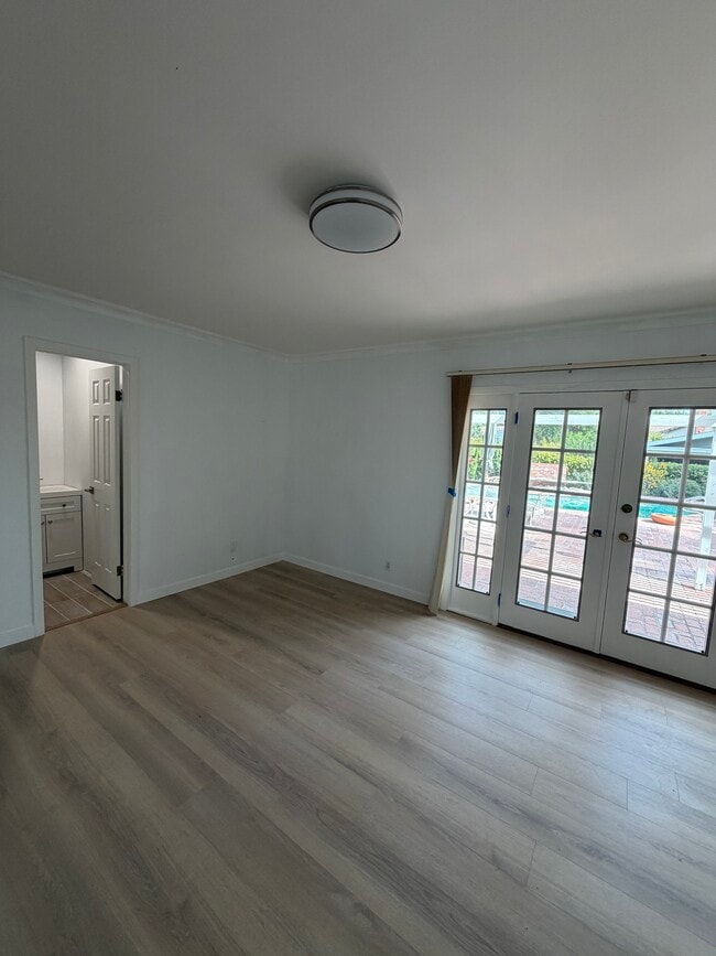 Building Photo - 9660 Vanalden Ave