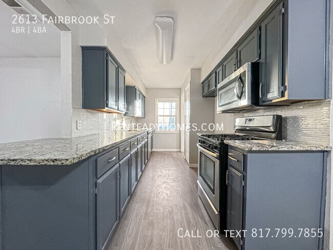Building Photo - 2613 Fairbrook St